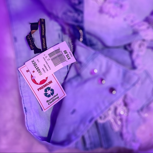 blue jean shorts - Picture 4 of 5